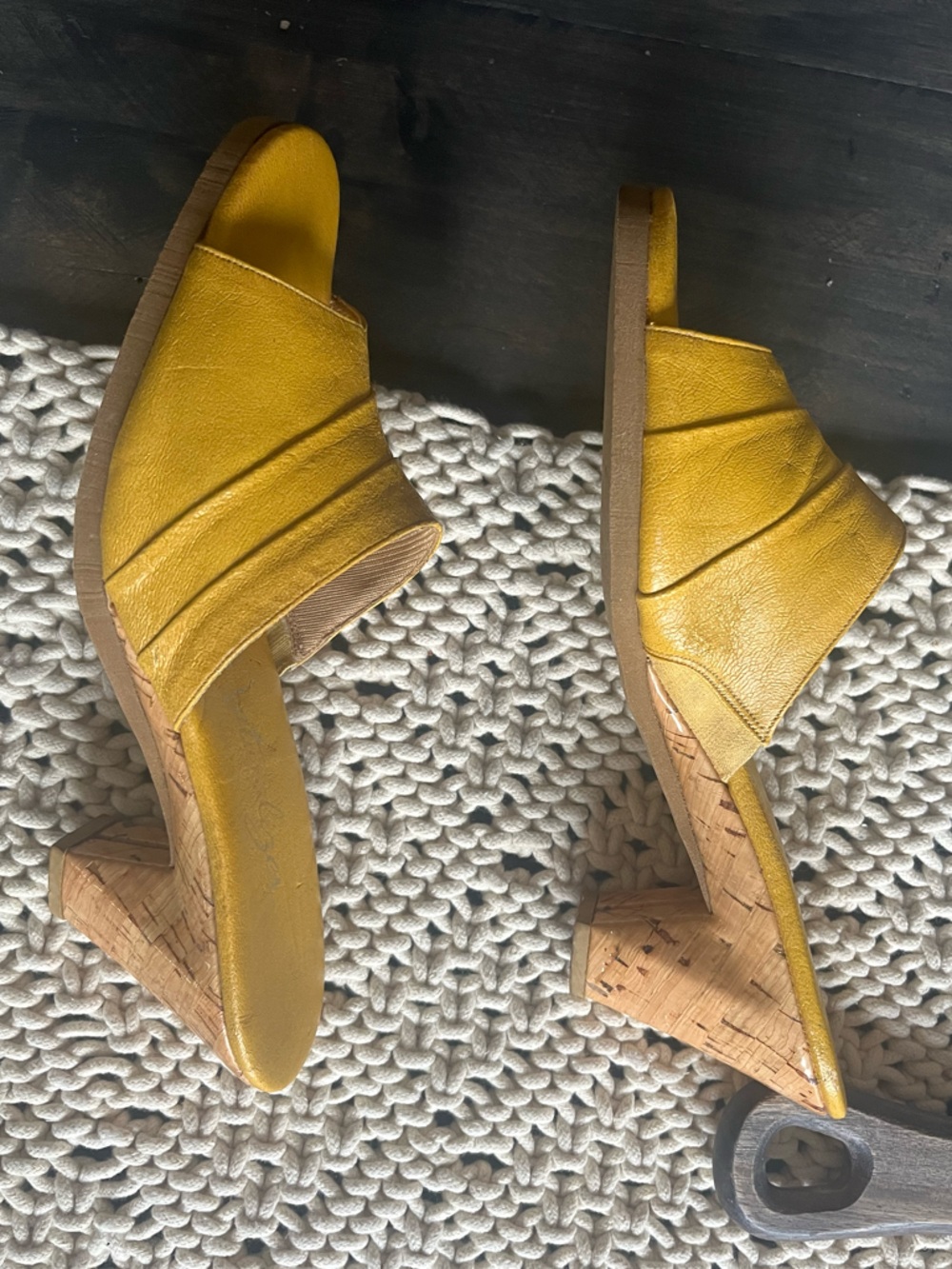 Vintage Naturalizer Mustard Yellow Open-Toe Slide Mules 8.5